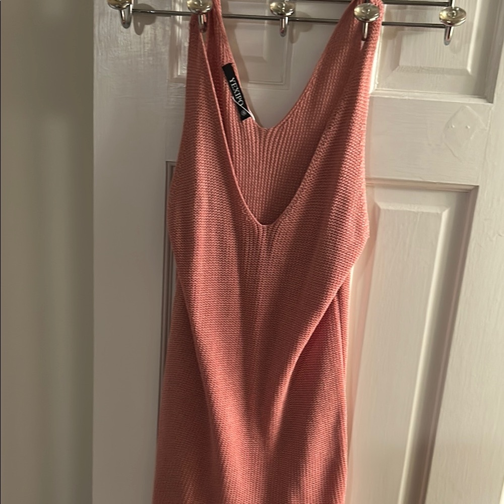 Elegant Never Worn Pink Sleeveless Knitted Top